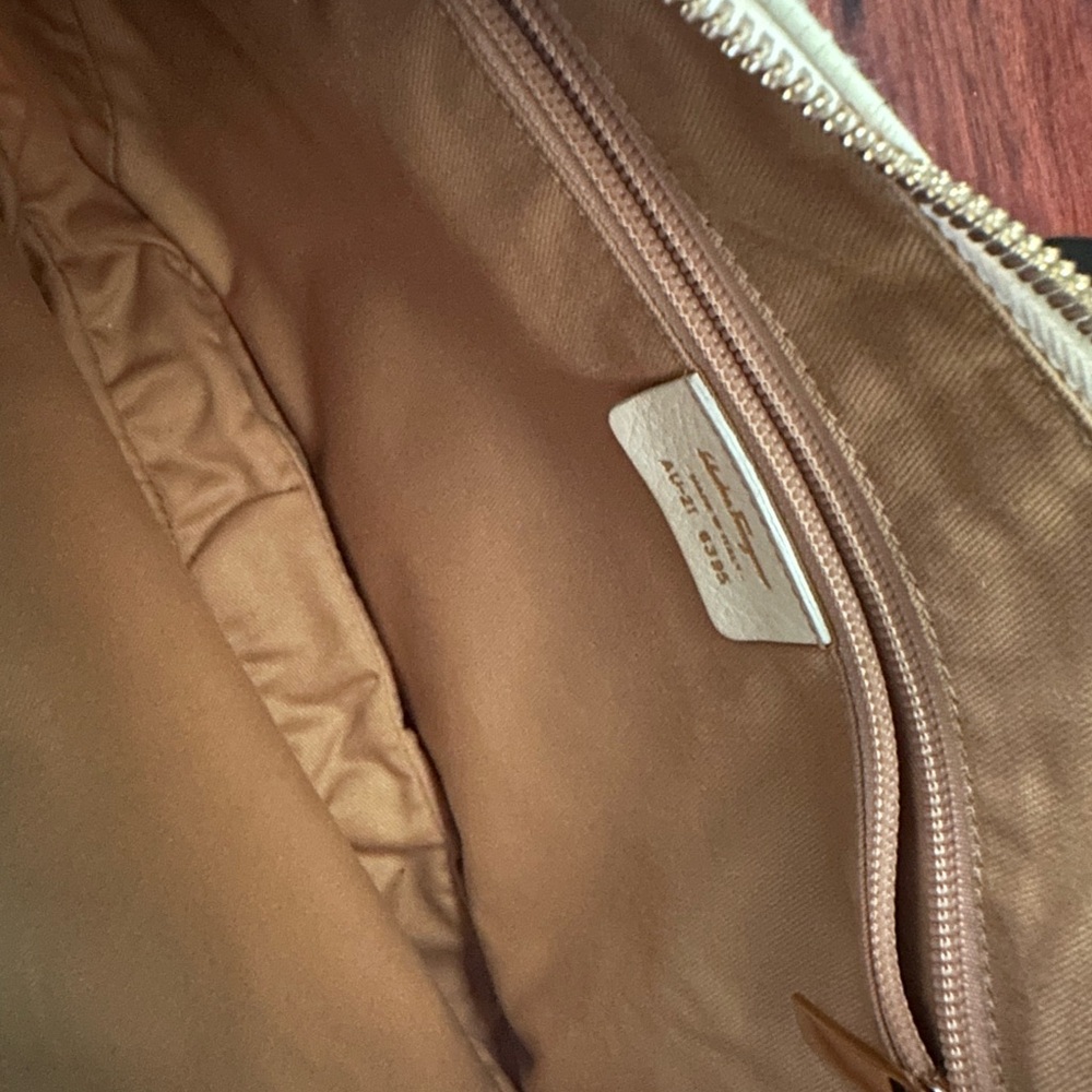 Salvatore Ferragamo Cream Hobo Bag - Picture 6 of 7